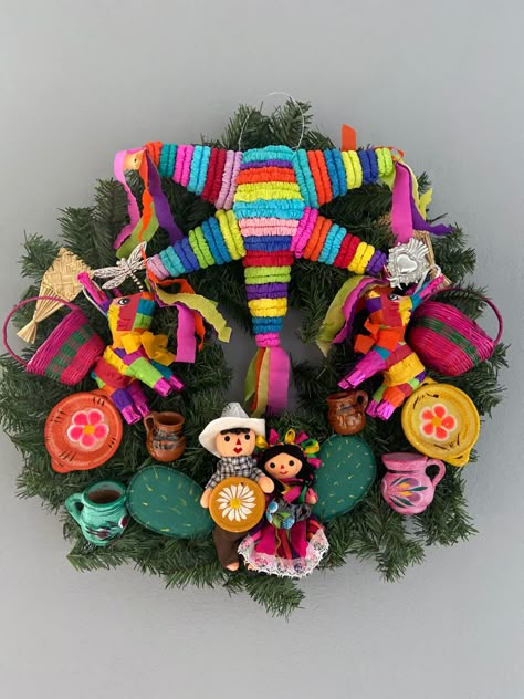 Mexican Theme Christmas Tree Ornaments, Mexican Inspired Christmas Decor, Mexican Christmas Wreath, Mexican Christmas Tree Ideas, Mexican Theme Christmas Tree, Mexican Wreath, Mexican Christmas Ornaments, Mexican Christmas Tree, Mexican Paper Flowers