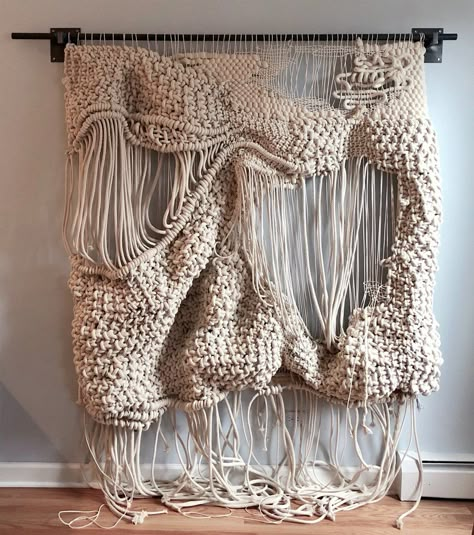 Artist Feature: Jacqueline Surdell – MODERN MACRAMÉ Jacqueline Surdell, Crochet Modern, Art Yarn Weaving, Wall Art Macrame, Weaving Wall Hanging, Macrame Wall Hanging Patterns, Modern Crafts, Textile Fiber Art, Macrame Wall Art