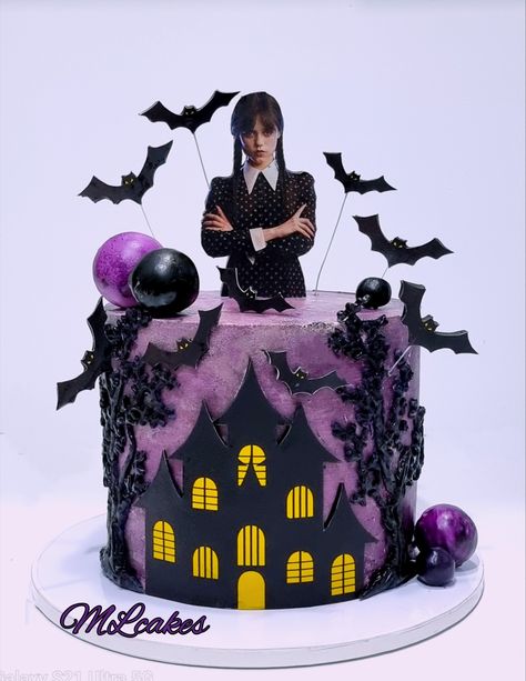 Wednesday Adams Cakes, Adams Family Cake, Wednesday Theme, Wednesday Cake, Events Theme, Family Cake, Cake Kids, Adams Family, Family Theme