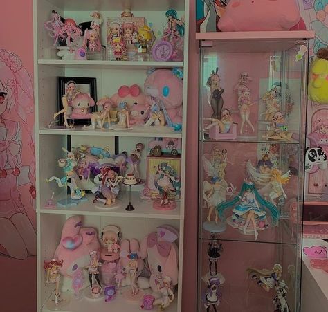 Figure Setup, Pastel Bedrooms, Sonico Chan, Cute Rooms, Ideas Apuntes, Bookshelf Room, Collection Room, Figurine Display, Kawaii Games