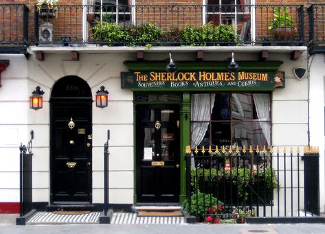 221B Baker Street | Sherlock Holmes Museum, London, England | Jennifer Yuan | Flickr London Baker Street, Sherlock Holmes Museum London, Baker Street London, Baker Street 221b, Sherlock Holmes Museum, Sherlock Holmes Benedict Cumberbatch, Watson Sherlock, Travel Chic, World Street