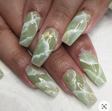 Green Quartz Nails, Short Green Marble Nails, Jade Green Nail Designs, Jade Green Nails Acrylic Almond, Jade Stone Nails, Almond Nails Emerald Green, Sage Green Marble Nails, Jade Color Nails, Emerald Green Marble Nails