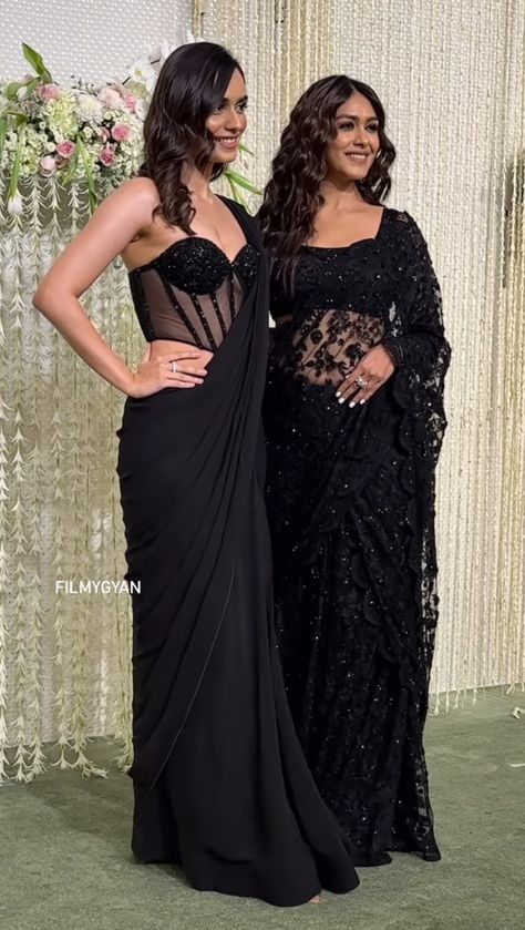 Corset Saree Look, Black Saree Designs, Kareena Kapoor Saree, Indian Fits, Indian Blouses, New Dress Pattern, Pink Dress Outfits, Indian Dress Up, Wedding Fits