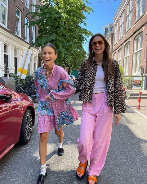 LUNA ISABELLA on Instagram: “Something is cooking 💘👀” Outfits Bright Colors, Spring Colourful Outfits, Luna Isabella, Bright Summer Outfits Aesthetic, Portuguese Street Style, Colourful Spring Outfits, Bright Color Aesthetic, Portuguese Style, Colorful Spring Outfits