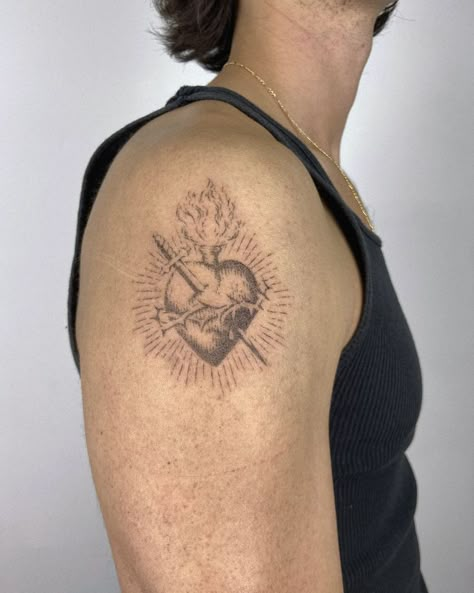 #handpoke #stickandpoke #handpoketattoo  #dotwork #sticknpoke  #tattooart Divine Sacred Heart Tattoo, The Sacred Heart Tattoo, Stipple Tattoo Design, Pierced Heart Tattoo, Immaculate Heart Of Mary Tattoo, Burning Heart Tattoo, Tattoo Ideas Heart, Sacred Heart Tattoo, Sacred Tattoo