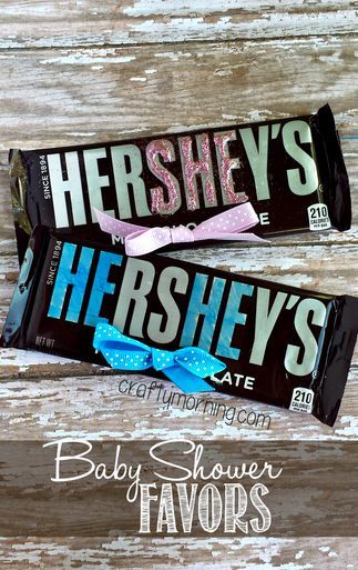 DIY Baby Shower Favors (Hershey's Chocolate Bars) #Gender Reveal Party | CraftyMorning.com #babyshower #babies #hersheyideas #genderevealparty #genderreveal #diybabyshowerideas Cheap Baby Shower Favors, Perlengkapan Bayi Diy, Baby Shower Favors Diy, Hershey Chocolate Bar, Boy Baby Shower Ideas, Hershey's Chocolate, Cheap Baby Shower, Twins Baby Shower, Fiesta Baby Shower