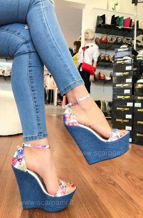 Sandals With Jeans, Hak Tinggi, Heels Blue, Shoes Heels Classy, Short Heels, Elegante Casual, Platform High Heels, Gorgeous Shoes, Fashion Heels