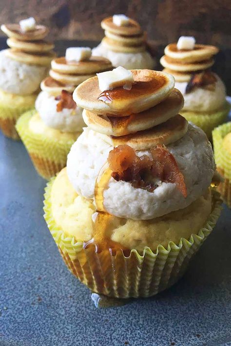 Maple Syrup Frosting, Apple Breakfast Cake, Maple Cupcakes, Maple Bacon Cupcakes, Pancake Cupcakes, Savory Cupcakes, Bacon Cupcakes, Chocolate Granola Bars, Breakfast Cupcakes