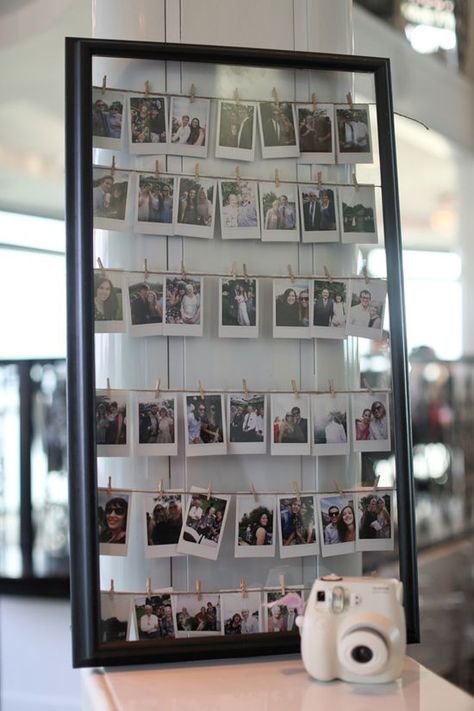 cretive wedding guestbook ideas Diy Photo Display, Polaroid Wedding, Wedding Photo Display, Rustic Wedding Decorations, Framed Photo Collage, Birthday Crafts, Polaroid Camera, Decoration Photo, Polaroid Pictures