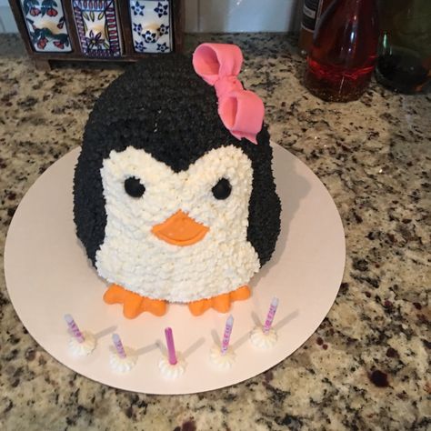 Nora's fifth birthday Penguin Cupcake Cake, Penguin Cake Birthday, Penguin Cake Ideas, Penguin Themed Birthday Cake, Penguin Themed Birthday Party, Birthday Cake Penguin, Penguin Cupcakes, Penguin Birthday Party, Penguin Cake