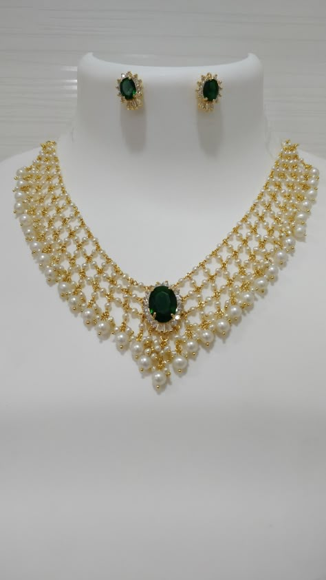 Perl Neckles With Gold Indian, Latest Long Haram Gold Jewellery Designs In 40 Grams, White Pearl Necklace Indian Gold, Bridal Pearl Jewelry Set, Light Weight Jewellery Designs, Mutyala Haram Designs, Pearl Jewelry Indian Simple, Pearls Necklace Indian, Pearl Gold Necklace Indian