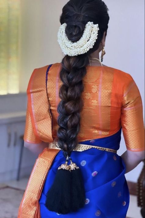 Introducing latest Bridal Hairstyles for South Indian Brides. #weddingbazaar #indianwedding #bridalhairstyle #southindianweddings #southindianbride #southindianhairstyleforsaree #southindianhairstylesimple #southindianhairstylebridal #southindianhairstyletraditional #southindianhairstylelehenga Muhurtham Hairstyle Bridesmaid, Traditional Muhurtham Hairstyle, Bride Hairstyles South Indian Wedding, Engagement Braided Hairstyles, Muhurtham Jadai Hairstyle, Hair Styles For Marriage, Muhurtham Hairstyle Indian, South Indian Hairstyles For Saree, Hairstyles For Weddings Indian