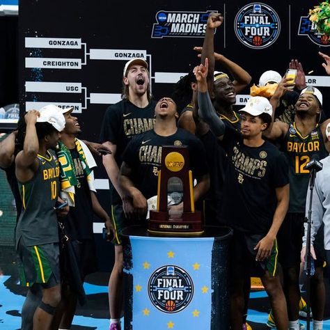 How The Baylor Bears Beat the Gonzaga Bulldogs for The National Championship - The New York Times Baylor University Wallpaper, Uc Berkeley Game Day, Baylor Basketball, Larry Bird Championship, Gonzaga Bulldogs, Baylor Bear, Final Four, Championship Game, National Basketball Association