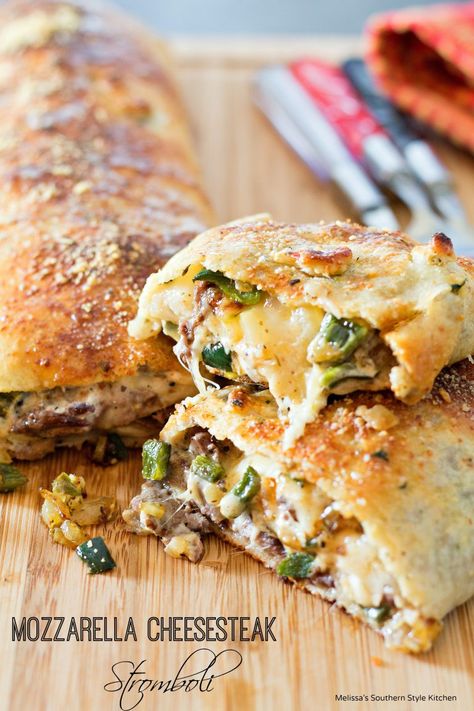 You'll save money and time when you serve this gooey family-style Mozzarella Cheesesteak Stromboli #cheeseteaks #stromboli #Italianrecipes #beff #easybeefrecipes #steak #30minutemeals #cheesesteakstromboli Cheesesteak Stromboli Recipe, Cheesesteak Stromboli, Stromboli Recipe, Leftover Steak, Pizza Roll, Fingerfood Party, Bowl Food, Philly Cheese Steak, Beef Recipes Easy