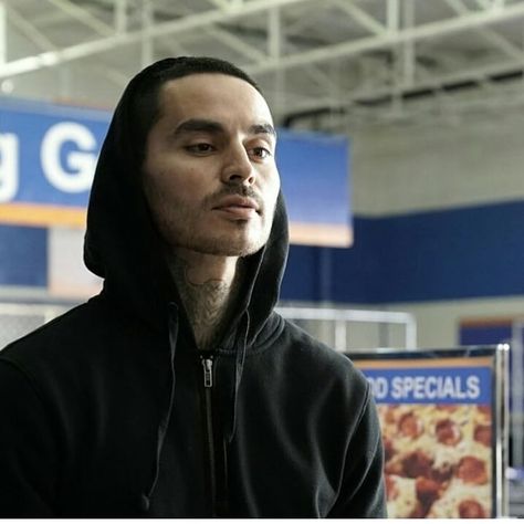 1,318 Me gusta, 17 comentarios - @fanpagemannymontana en Instagram: "I'm still up 4:23am * * * * * * * #handsome #man #cute #mannymontana #rio #johnny #gracelandtvshow…" Rio From Good Girls Aesthetic, Latino Actors, Cool Wallpapers For Girls, Most Handsome Actors, Good Girls, Man Crush Everyday, Girls Series, Handsome Man, Hottest Guy Ever