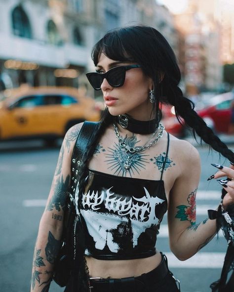 ✯ 𝕸𝖆𝖗𝖘 ✯ (@yung.planet) • Instagram photos and videos Jadon Boots, Trouser Shorts, Cat Eye Sunnies, New York Minute, Future Wardrobe, Goth Aesthetic, Barbed Wire, Goth Outfits, Book Characters