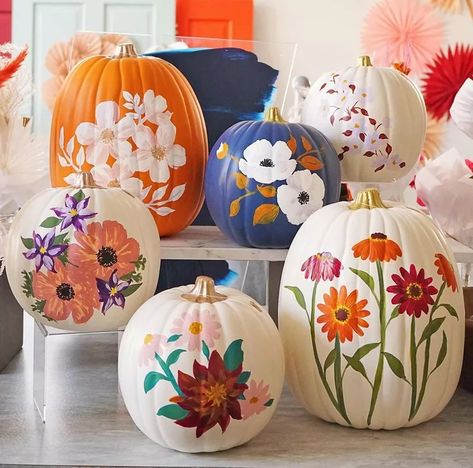 50 Fall Decor Ideas to Welcome Autumn in Style Boho Pumpkin Painting Ideas, Pumpkin Painting Ideas Floral, Pumpkin Painting Flowers, Flower Pumpkin Painting, Flower Pumpkin Carving, Cheer Pumpkin, Easy Pumpkin Painting Ideas, Easy Pumpkin Painting, Cute Painted Pumpkin Ideas