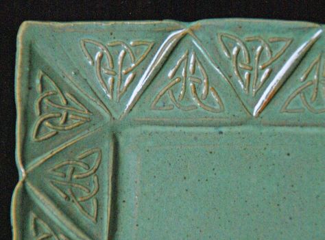 Green Serving Plate Celtic Decorative by saxondesignstudio Irish Kitchen Ideas, Spring Display Ideas, Pot Design Ideas, Celtic Pottery, Celtic Home Decor, Irish Goodbye, Celtic Name, Celtic Decor, Celtic Border