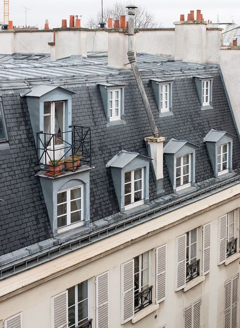 paris rooftop views rue jacob #parisrooftops #paris #everydayparisian #leftbankparis Apartment Building Exterior, Paris Buildings, Paris Family, Paris Rooftops, Parisian Architecture, Paris Architecture, Beautiful Paris, French Architecture, Parisian Apartment