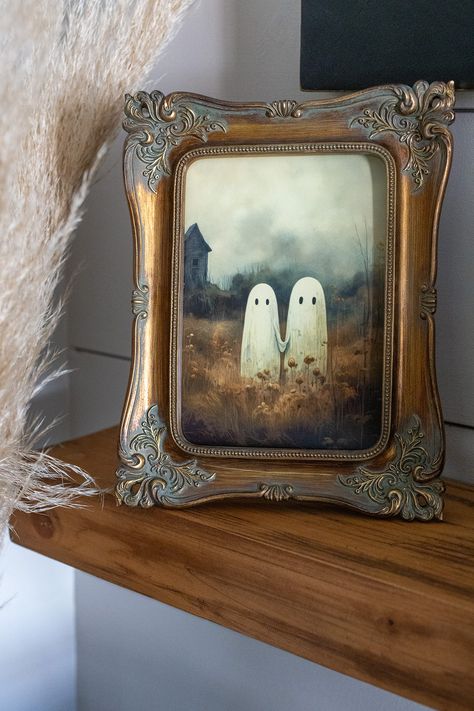 Halloween Print in Antiqued Frame as decor Halloween Crafts Vintage, Halloween Picture Frame Ideas, Framed Halloween Art, Halloween Decor Vintage, Vintage Halloween Paintings, Halloween Painting On Old Pictures, Diy Vintage Fall Decor, Antique Halloween Decor, Vintage Halloween Decorations Indoor