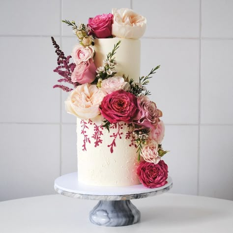 Wedding Cake Designs Flowers, Wedding 1 Tier Cake, Two Layer Wedding Cakes With Flowers, Layer Wedding Cake, 5 Layer Cake Wedding, 1 Tier Cake With Cupcakes, 2 Layer Wedding Cake Designs, Tiered Floral Cake, Two Tiered Wedding Cake With Flowers