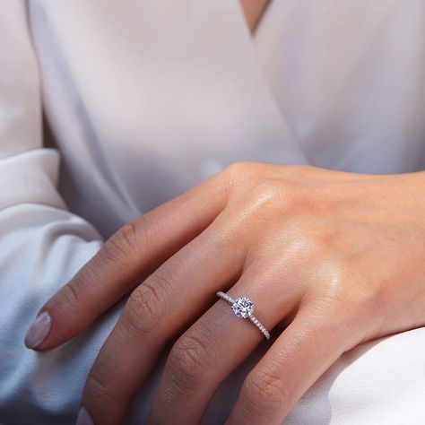 Small Dainty Engagement Rings Simple, Simple Dainty Engagement Rings Silver, Simple Engagement Rings Silver Round, Simple Elegant Engagement Rings Silver, Classy Engagement Ring Silver, Simple Classy Engagement Rings, Elegant Engagement Rings Classy, Cortana Halo, Classy Engagement Ring