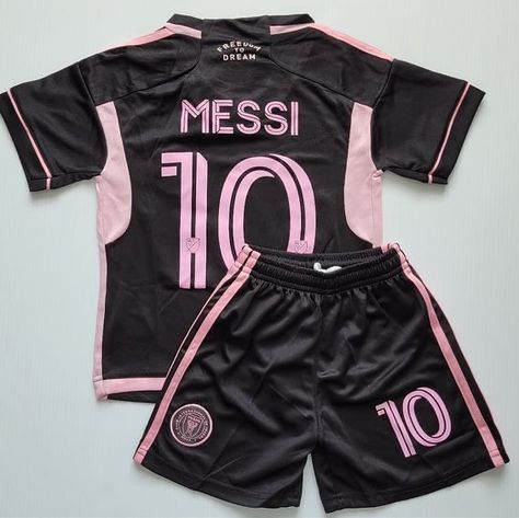 “Score in style with Elpremio’s soccer jersey, crafted from high-quality polyester and spandex for ultimate comfort and performance on the field. #Elpremio #SoccerJersey #Sportswear #PolyesterBlend #SpandexFit #FootballGear #AthleticApparel” Messi Kit, Black Uniform, Dude Perfect, Soccer Outfits, Soccer Uniforms, Messi 10, Kids Soccer, Girly Accessories, Football Outfits