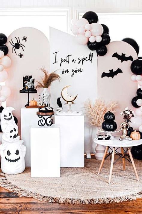 Halloween Shower Ideas, Halloween Themed Party, Halloween First Birthday, October Baby Showers, Halloween 1st Birthdays, Halloween Gender Reveal, Halloween Themed Birthday Party, Hocus Pocus Party, Halloween Baby Shower Theme