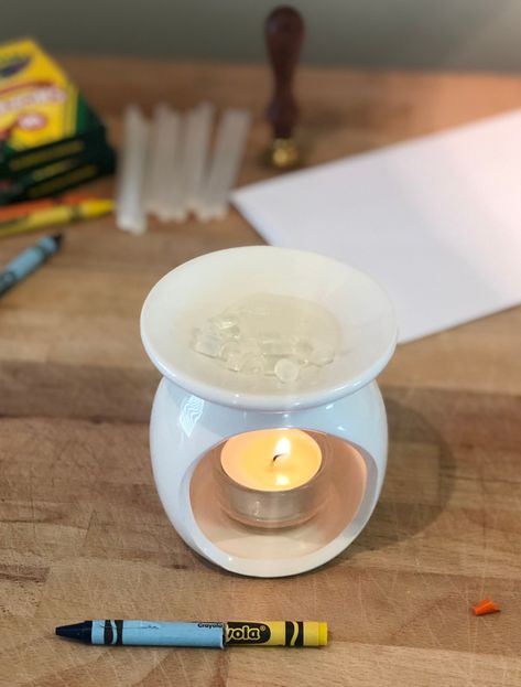 After 3 or 4 minutes melting glue sticks on candle warmer Herb Business, Cheese Wax, Wax Seals Diy, Hot Sauce Recipe, Candle Melter, Thrift Store Diy, Decorated Gift Bags, Hot Sauce Recipes, Diy Wax