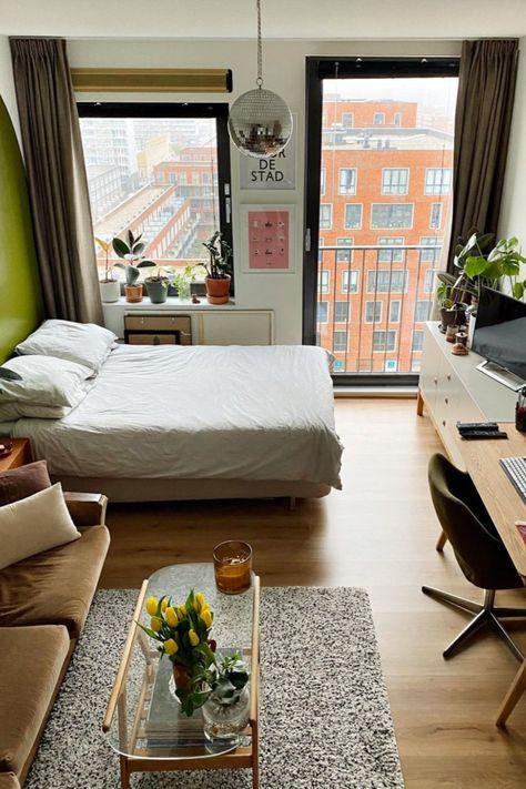 Apartment Art Inspiration, 500 Sq Ft Studio Apartment Ideas, Mini Studio Apartment, Mini Studio Apartment Ideas, Studio Bedroom Ideas, Rug Layout, Aesthetic Studio Apartment, School Apartment, Apartemen Studio