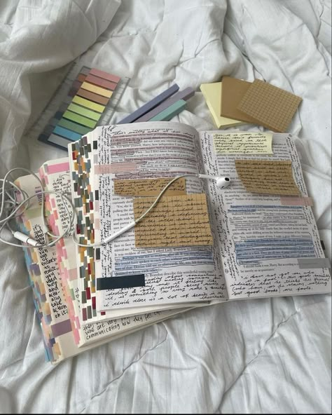 Picture Of Dorian Gray Annotations, Travel Photography Aesthetic, Book Annotation Tips, The Picture Of Dorian Gray, Picture Of Dorian Gray, Book Tabs, Pinterest Art, Reading Motivation, Academic Motivation