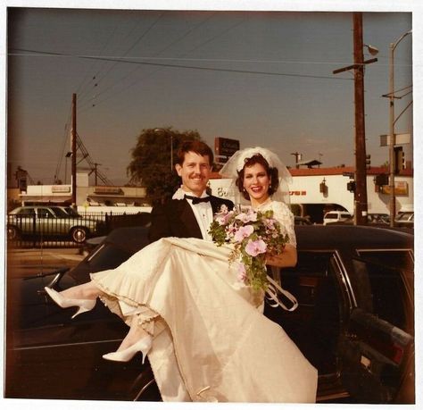 Groom Holding Bride, Vintage Wedding Couple, Money Wedding, Vintage Wedding Photos, Wedding Dress Trends, Vintage Bride, Photo Wedding, Wedding Mood, Wedding Couple