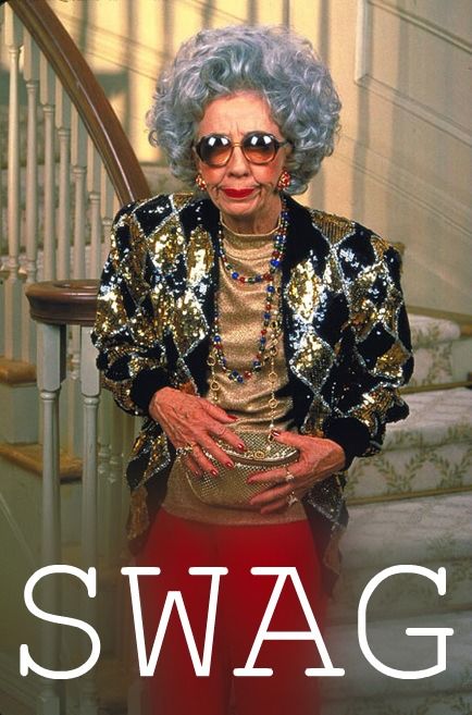 I have a little old lady like this at work and she does have some swag at 90 yrs old . Looks Hip Hop, Fran Fine, The Nanny, Movies And Series, Old Woman, The Perfect Guy, People Talk, Carrie Bradshaw, E Card