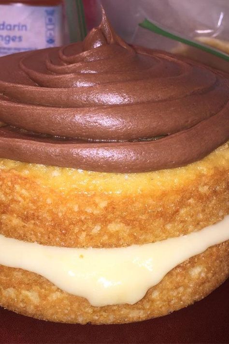 Looking for cake recipes? Try making this easy custard cake filling. You will love cooking this homemade custard to bake the best cakes for an easy dessert. Custard Cake Filling Recipe, Custard Cake Filling, How To Make Custard, Cream Filling Recipe, Cream Filled Donuts, Custard Cake Recipes, Easy Custard, Cake Filling Recipes, Cake Filling