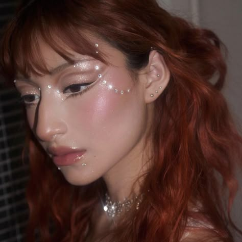 glamxbrit soft angelic glam [@glamxbrit on instagram] #makeup Angel Aesthetic Makeup, Angelic Eye Makeup, Angel Make Up, Dark Ethereal Makeup, Ethereal Makeup Goddesses, Extra Makeup Looks, Angelic Makeup Aesthetic, Tropical Makeup Look, Ethereal Makeup Looks