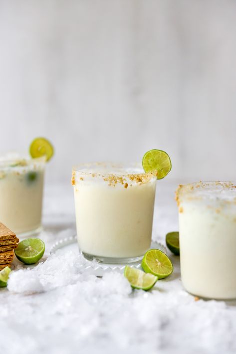 Lime Cocktail Recipes, Lime Juice Recipes, Key Lime Margarita, Lime Margarita Recipe, Key Lime Juice, Lime Margarita, Lime Recipes, Classic Margarita, Bare Minimum