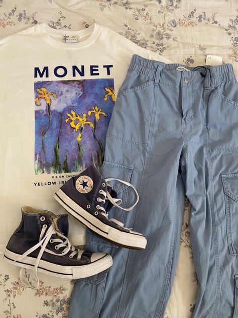 Blue Cargos Outfit Women, Sky Aesthetic Outfit, How To Style Blue Cargo Pants, Outfits With Blue Cargo Pants, Blue Cargos Outfit, Blue Courderoy Pants Outfits, Cargo Pants Outfit Blue, Light Blue Cargo Pants Outfit, Blue Cargo Outfit