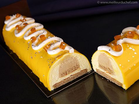 Bûche passion noisette Fruit Pastries, Xmas Desserts, Log Cake, Fruit Filling, Yule Log, Fancy Desserts, Xmas Food, Pie Cake, Dessert Decoration