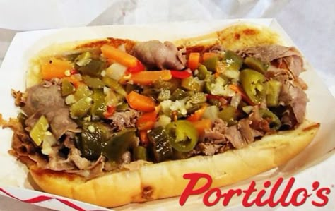 Portillos Beef Recipe, Chicago Italian Beef, Italian Beef Recipes, Beef Sandwich Recipes, Roast Beef Sandwich, Italian Beef Sandwiches, Recipes Restaurant, Italian Salad Dressing, Italian Beef