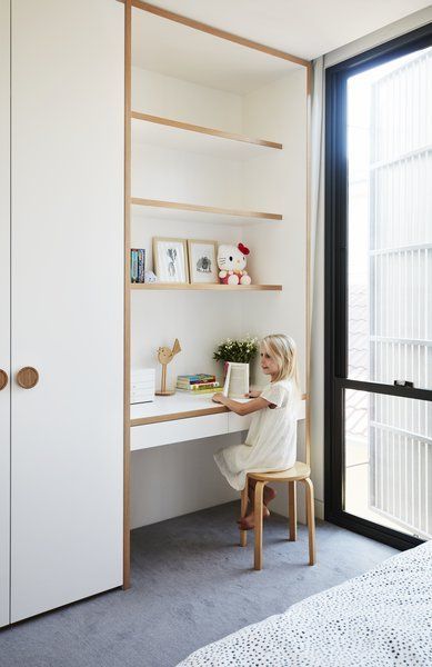 A Sleek, Two-Story Addition Hides Behind a Traditional Cottage in Sydney - Photo 11 of 12 - Desk Nook, Small Kids Room, Wardrobe Bed, Traditional Cottage, Study Nook, Bedroom Desk, Bedroom Wardrobe, Built In Desk, Bed Ideas