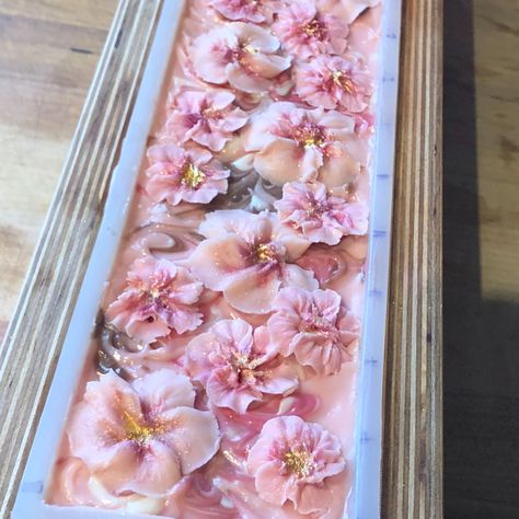 Soap Bar Flower, Cherry Blossom Soap, Summer Soap, Soap Design Ideas, Homemade Soap Bars, Dessert Soap, Soap Design, Săpunuri Handmade, Cold Process Soap Recipes