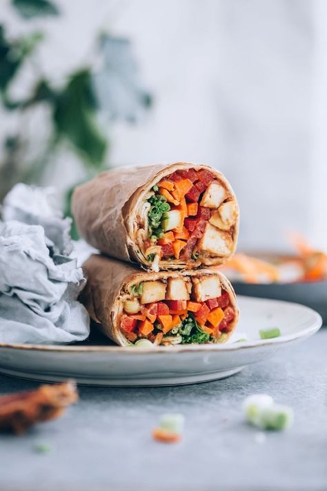 Tofu Wrap, Vegetarian Lunches, Homemade Spring Rolls, Peanut Tofu, Tofu Wraps, Menu Semanal, Protein Vegetarian, High Protein Vegetarian Recipes, Meal Prep Ideas