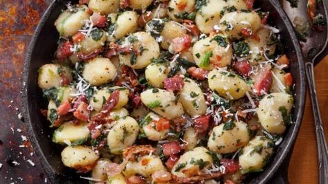 Smashed Chicken, Potato Skins Appetizer, Gnocchi Recipes Healthy, Fried Gnocchi, Pan Fried Gnocchi, Pasta Alla Norma, Chicken Burger, Gnocchi Recipes, Fall Dinner