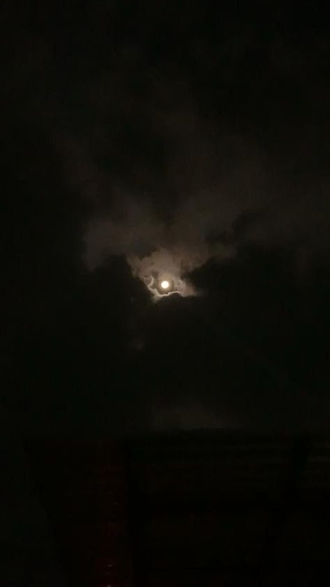 Full Moon Aesthetic Video, La Luna Aesthetic, Video Of Moon, The Moon Video, Night Aesthetic Videos, Moon Videos, Sky Videos, Luna Aesthetic, Night Sky Photography