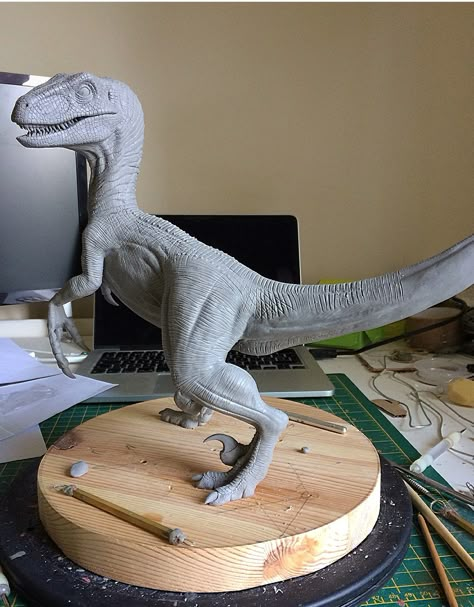 Dinasour Sculpture, Clay Velociraptor, Dinosaur Clay Sculpture, Dino Sculpture, Clay Dinosaur, Dinosaur Sculpture, Blue Jurassic World, Alien Makeup, Paper Mache Animals