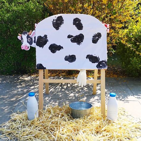 Traire une vache Little Red Hen, Farm Birthday, Busy Bee, Hen, Farm Animals, Baby Mobile, Preschool, Education, Birthday