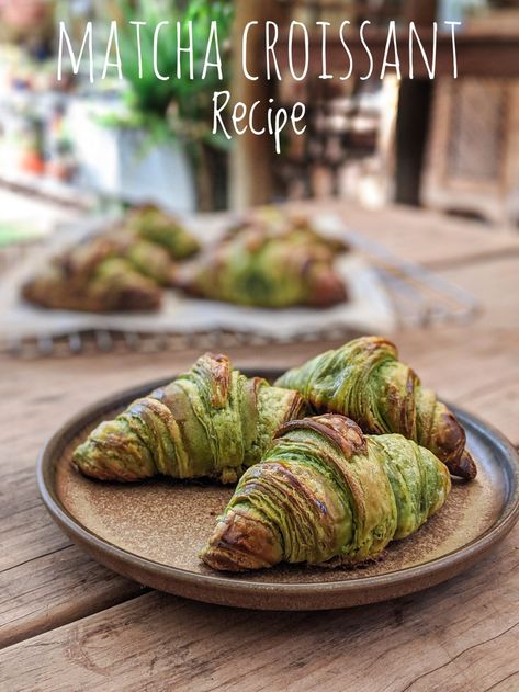 Matcha Croissant Recipe, Matcha Sourdough Bread, Traditional Croissant Recipe, Matcha Croissant, Making Croissants, Matcha Green Tea Recipes, Cheese Croissant, Coffee Shop Menu, Green Tea Recipes