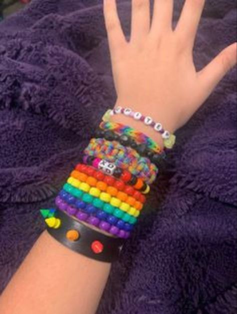 Scene Core Accessories, Scene Loom Bracelets, Scene Emo Bracelets, Clowncore Kandi Bracelets, Emo Scene Bracelet, Emo Bracelets Aesthetic, Scene Bead Bracelets, Weird Core Bracelets, Scene Kandi Singles