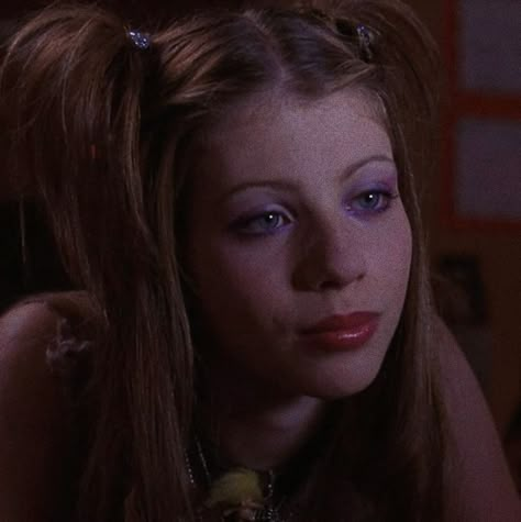 Manic Pixie Makeup, Manic Pixie Dream Girl Makeup, Manic Pixie Dream Girl Hair, Michelle Trachtenberg Mysterious Skin, Mysterious Skin Wendy, Wendy Mysterious Skin, Wendy Peterson, Michelle Trachtenberg Hair, Manic Pixie Dream Girl Aesthetic