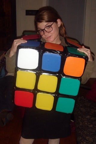 Realistic Rubik's Cube Costume: 6 Steps (with Pictures) Rubiks Cube Costume, Nerdy Halloween Costumes, Halloween Costumes Kids Homemade, Rubix Cube, Homemade Halloween Costumes, Holloween Costume, Costume Tutorial, Diy Halloween Costume, Creative Costumes